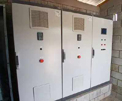 Instalación de paneles de control de 200 HP